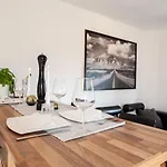 Penthouse Mit Blick Auf Den Yachthafen Διαμέρισμα